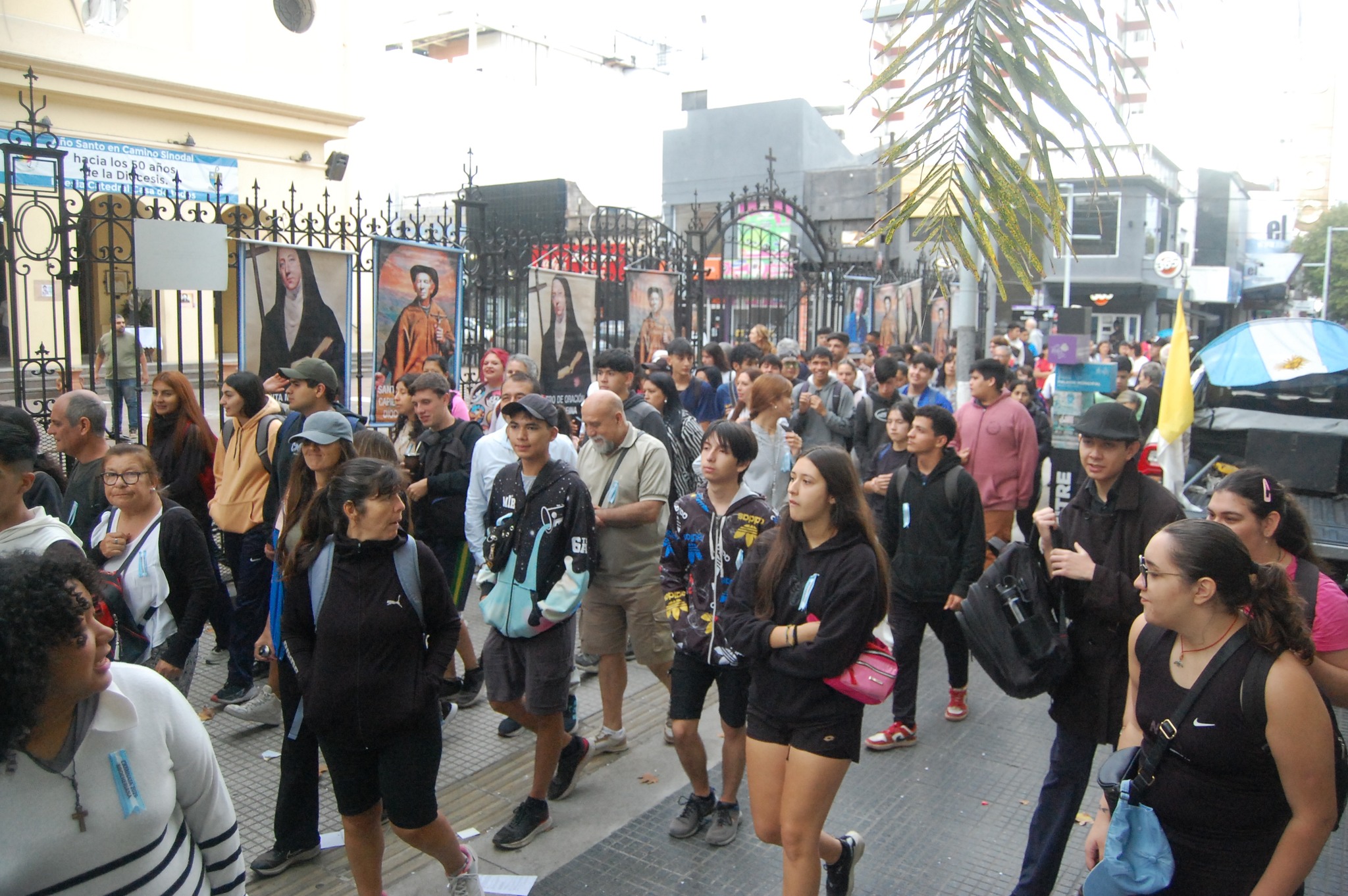 Enorme participación en la 13ª peregrinación brocheriana a pie