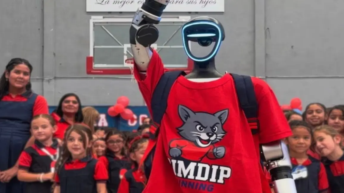 El Colegio Cimdip de Quilmes tiene a un robot como nuevo alumno