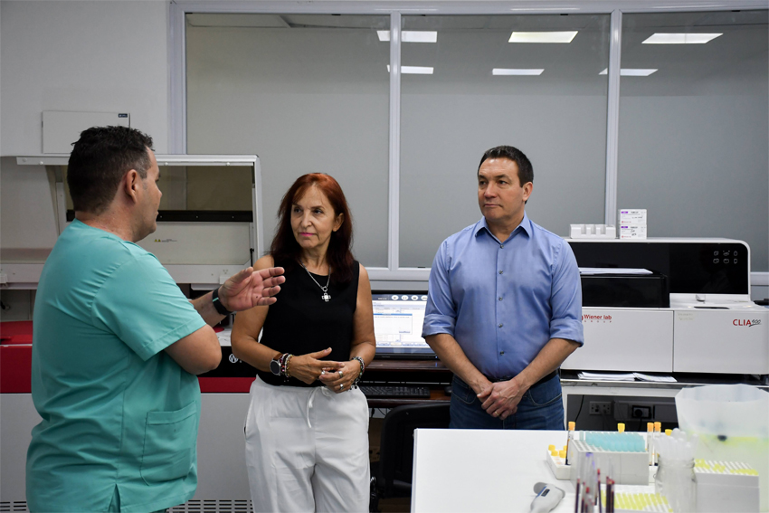 Watson presentó nuevo equipamiento médico y mejoras en un centro de salud de Varela