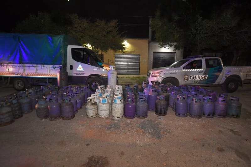 Secuestraron más de cien garrafas en un depósito ilegal de Varela