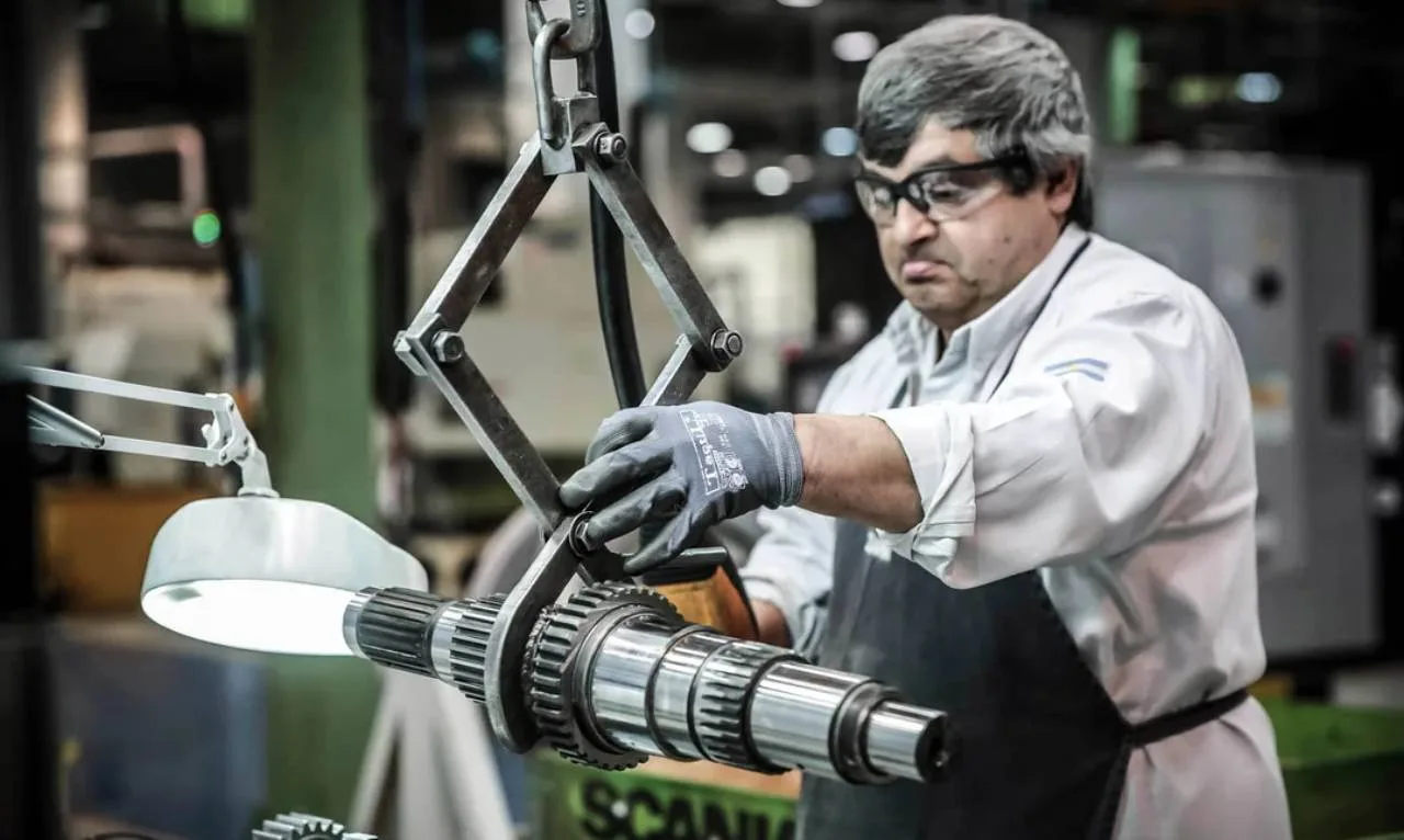 La industria inició 2026 con caída generalizada