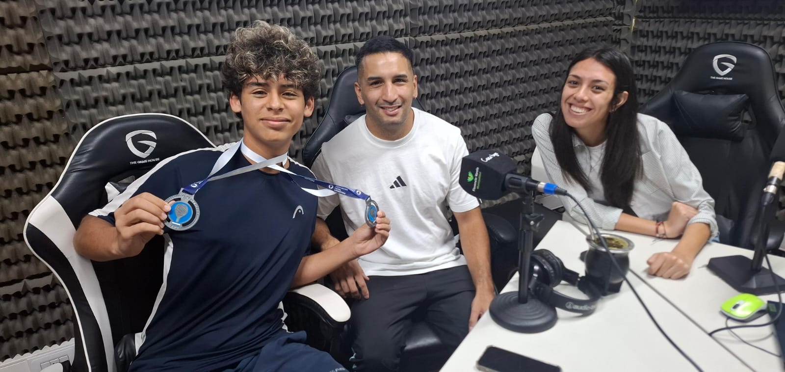 Niño varelense galardonado en pádel