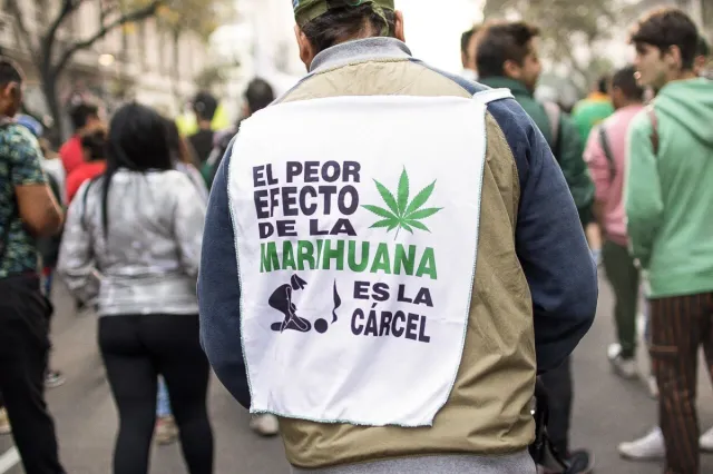 izquierda-marihuana