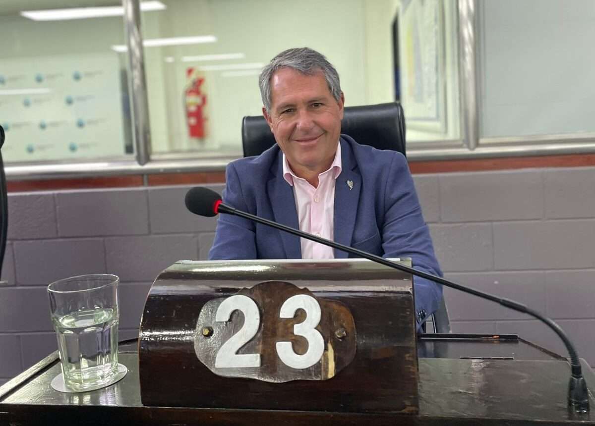 Renunció el presidente del bloque de concejales libertarios de Quilmes y el partido lo acusó de traidor