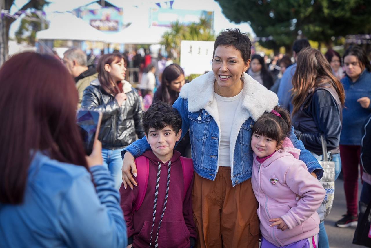 Mayra recorrió el Gran Parque de Juegos en el Polideportivo Municipal