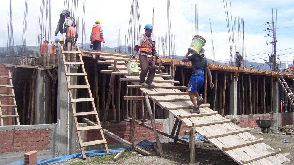 La construcción cayó 4,5% en julio, según el INDEC